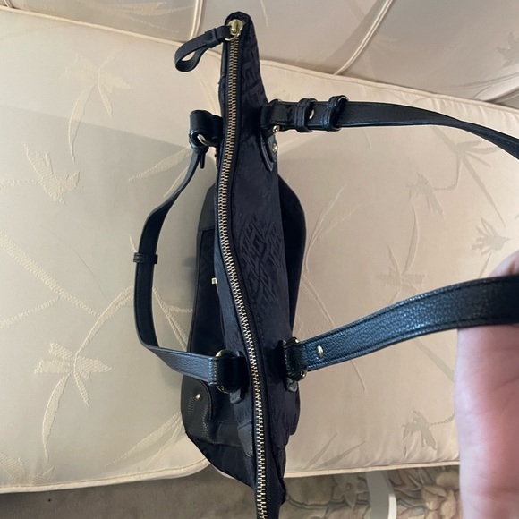 Tommy Hilfiger Logo Black Shoulder Bag - Picture 11 of 13